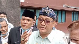 hari-pertama-ditahan-di-rutan-edy-mulyadi-dapat-bingkisan-dari-habib-rizieq-shihab-ini-isinya.jpg