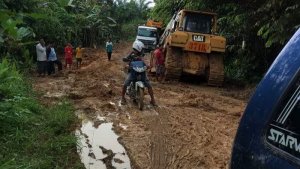 jalan-menuju-kecamatan-sepaku_20180116_102219.jpg
