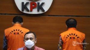 ketua-kpk-firli-bahuri-saat-menghadirkan-bupati-kabupaten-banjarnegara.jpg