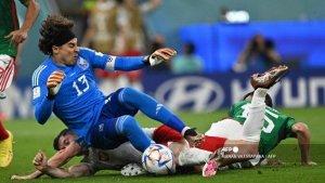 kiper-Meksiko-Guillermo-Ochoa-beraksi-di-Piala-Dunia.jpg