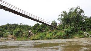long-apari-cerah-jembatan.jpg