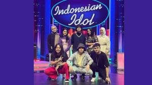 potret-7-peserta-Indonesian-Idol-2023-bersama-Eka-Gustiwana-akses-l.jpg
