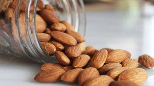 secret-healthy-kacang-almond.jpg