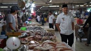 wabup-agus-tantomo-sidak-pasar.jpg
