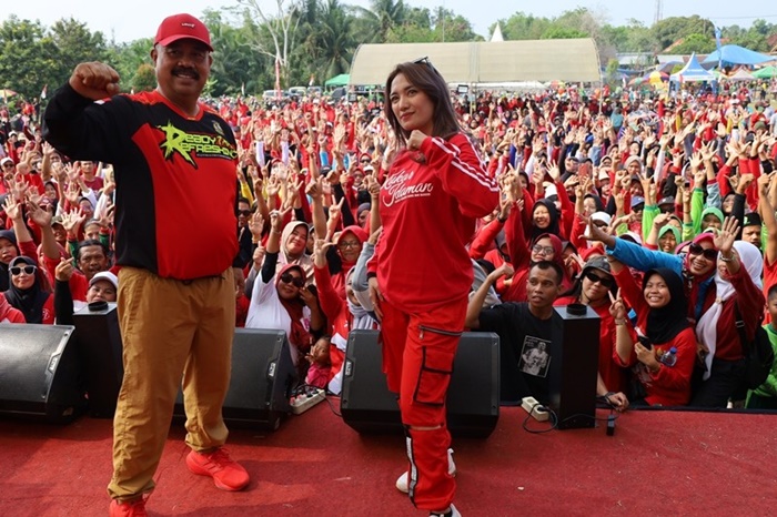 030923_zumba-merah-putih-bersama-bupati.jpg