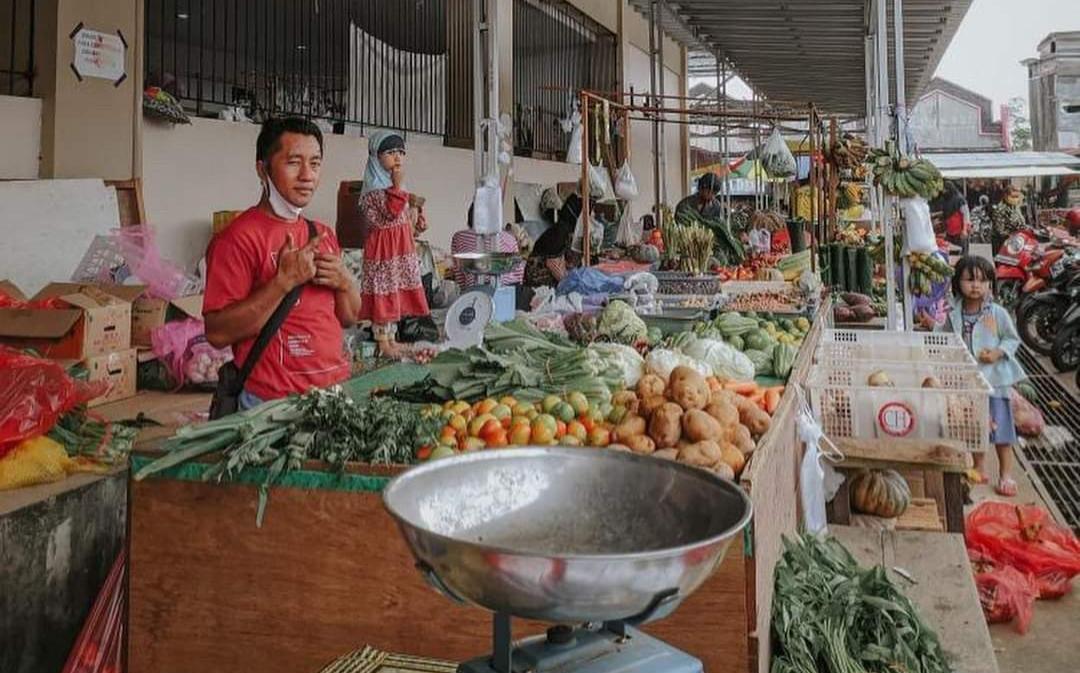 04062023-Harga-bahan-pokok-yang-terpantau-di-tiga-pasar-tradisional.jpg
