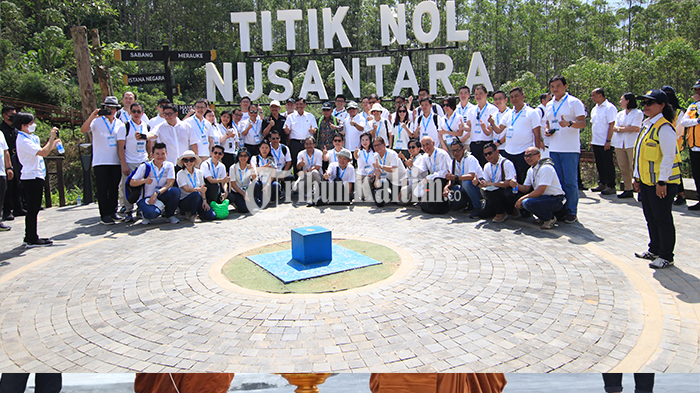 FOTO-FOTO: 130 Pengusaha Singapura Kunjungi IKN, Menko Marves Luhut Singgung Minat Investasi Tinggi - 130-pengusaha-singapura-kunjungi-ikn-menko-marves-luhut-singgung-minat-investasi-tinggi_05.jpg