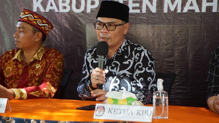 20230516_Ketua-KPU-Mahulu-Frederik-Melawen.jpg