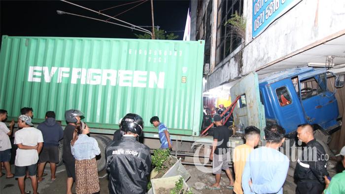 FOTO-FOTO: Momen Kecelakaan Mengerikan di Rapak Balikpapan Rabu Malam 24 Mei 2023 - 20230524_Foto-foto-Kecelakaan-Rapak-Balikpapan_6.jpg