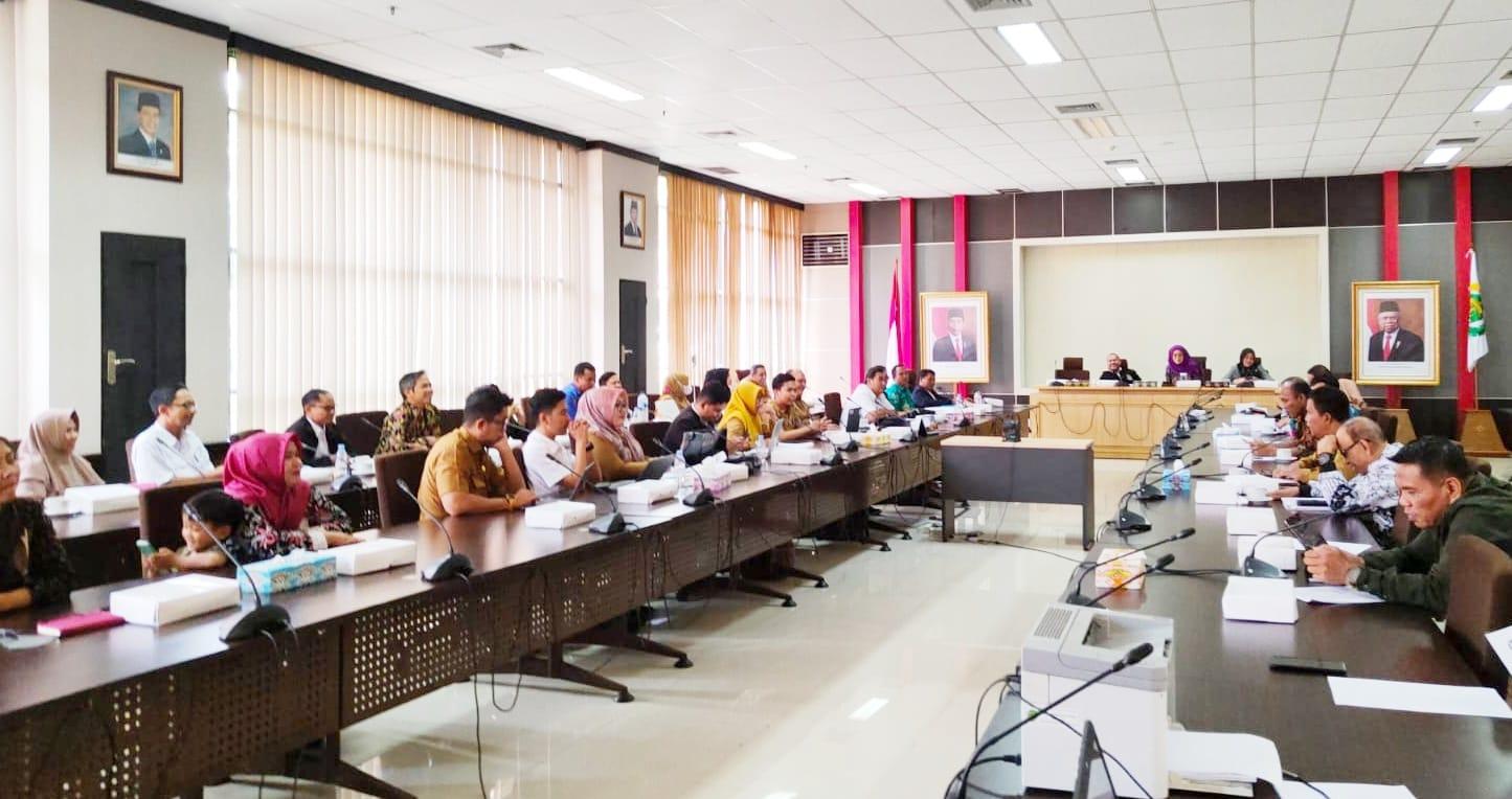 DPRD Kaltim dan Disdikbud Terima Keluhan PPPK saat RDP soal Tunjangan Kerja