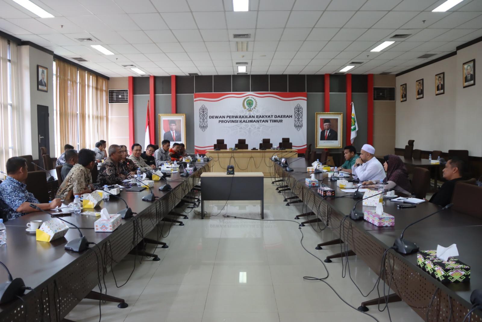 Rapat Dengar Pendapat dengan Disdikbud, Komisi IV DPRD Kaltim Bahas PPDB 2023