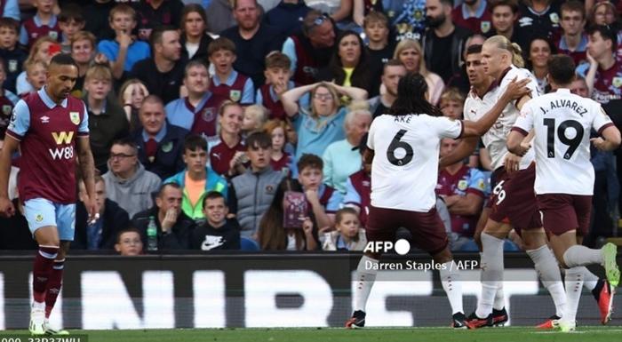 Hasil Liga Inggris: Erling Haaland Enggak Ada Obat, Bawa Manchester City Menang Mudah atas Burnley
