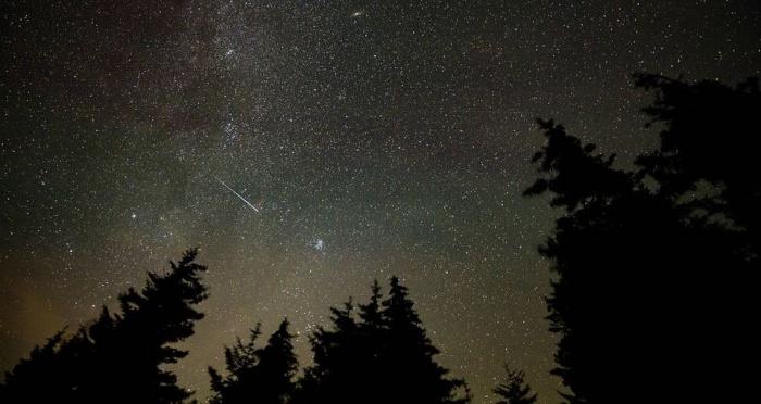 Cara Melihat Hujan Meteor Perseid 13 Agustus 2023 Dini Hari Ini, bisa Dilihat tanpa Alat, Mulai Jam?