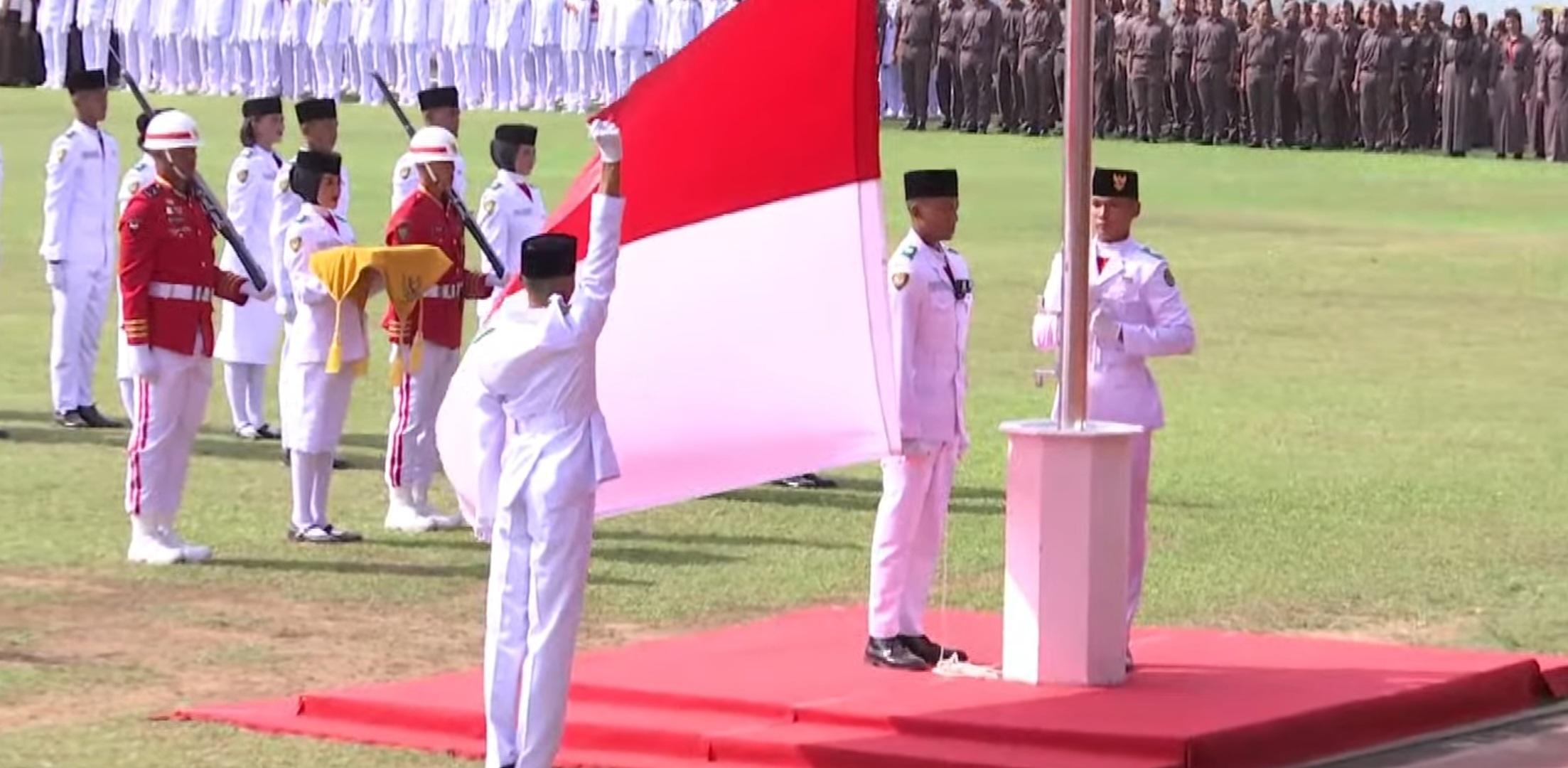 20230817_Suasana-pengibaran-bendera-pada-upacara-peringatan-Detik-detik-Proklamasi.jpg
