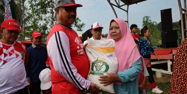 20231002_edi-bagi-beras.jpg