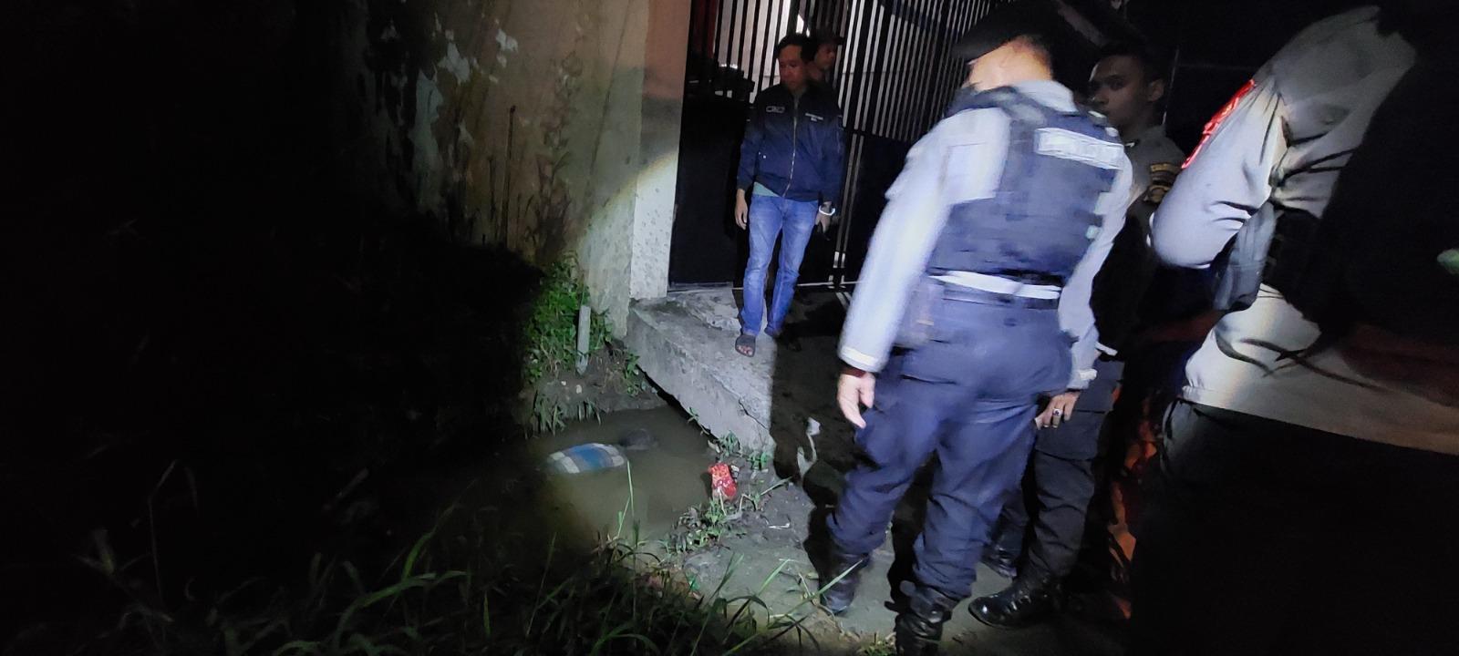 BREAKING NEWS: Jasad Pria Tanpa Identitas Ditemukan Mengambang di Drainase Ring Road Samarinda