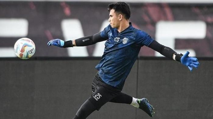 20231111_Nadeo-Argawinata-saat-memulai-sesi-latihan-bersama-Borneo-FC.jpg