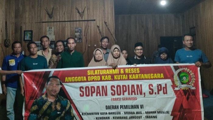 20231127_Anggota-DPRD-Kukar-dapil-VI-Sopan-Sopian-saat-reses-di-Desa-Lebak-Cilong.jpg