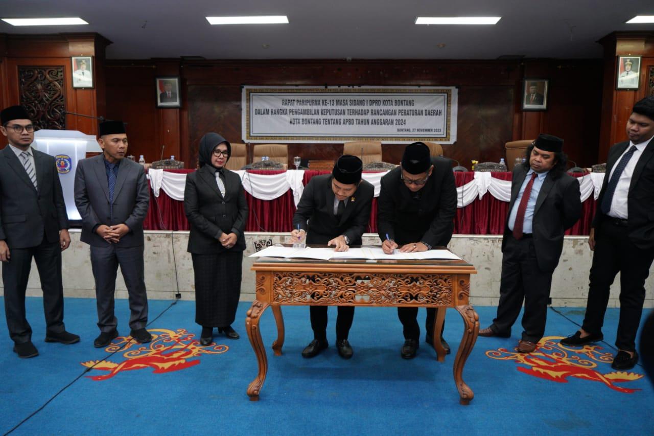 DPRD Bontang Sahkan 13 Perda Tahun 2023 Mulai Penanggulangan Kemiskinan hingga Pajak Daerah