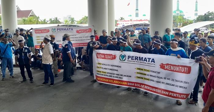 Komunitas Driver Gabungan di Sangatta Kutim Gelar Demo Damai Soal Antrean BBM Subsidi