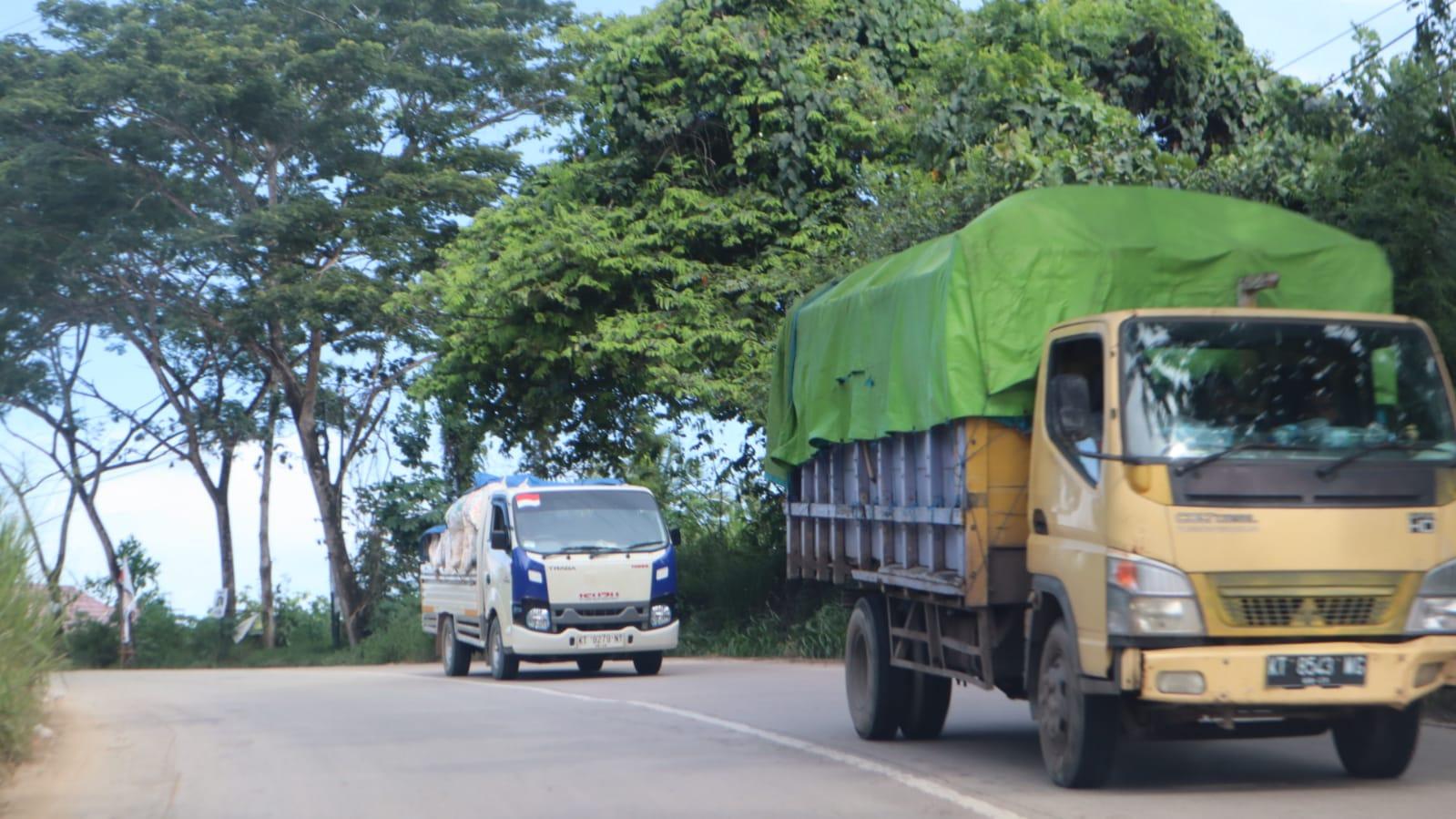 20240112_truk-pengangkut-batu-bara-kukar.jpg