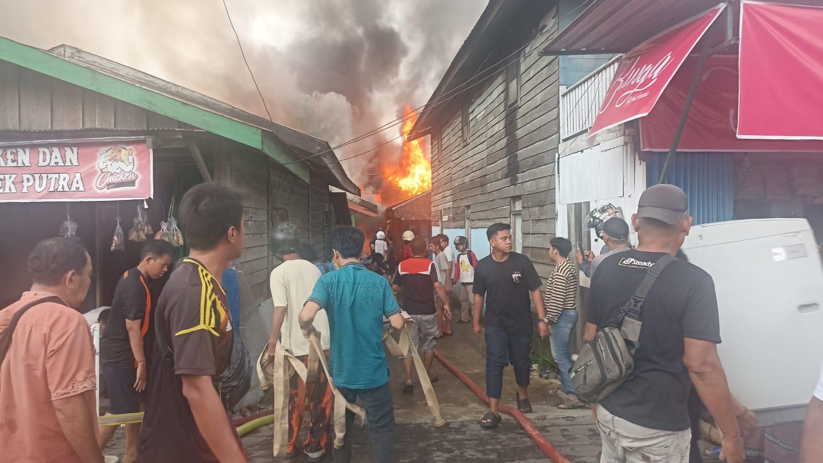 20240119-Potret-kobaran-api-yang-tengah-melahap.jpg