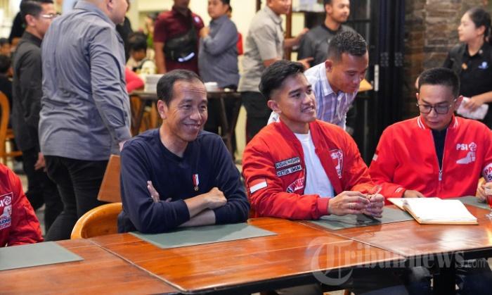 20240204_Jokowi_Kaesang_PSI_elektabilitas-parpol_survei.jpg