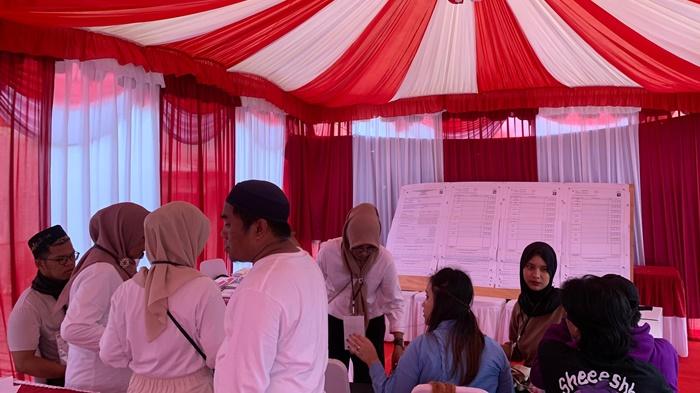 20240214_Perhitungan-suara-di-TPS-004-Gang-Batu-Arang-Baru-Tengah.jpg
