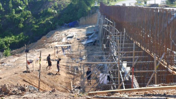 20240219_Proyek-pekerjaan-longsoran-di-Jalan-Soekarno-Hatta-Kelurahan-Bontang-Lestari-Kota-Bontang.jpg