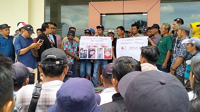 20240308_Keluarga-korban-kembali-memadati-PN-Penajam.jpg