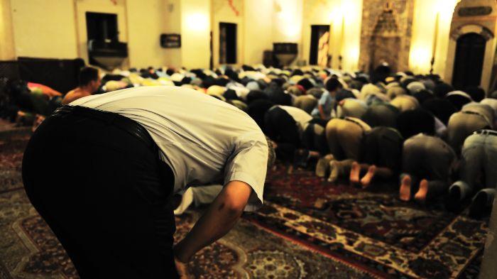 Bolehkah Melaksanakan Salat Tahajud Usai Tarawih dan Witir? Ini Penjelasannya