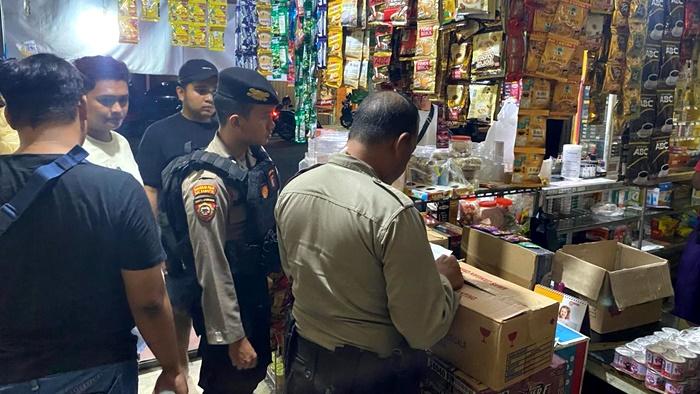 20240318_Polres-Bontang-melakukan-pengeledahan-di-salah-satu-warung-sembako.jpg