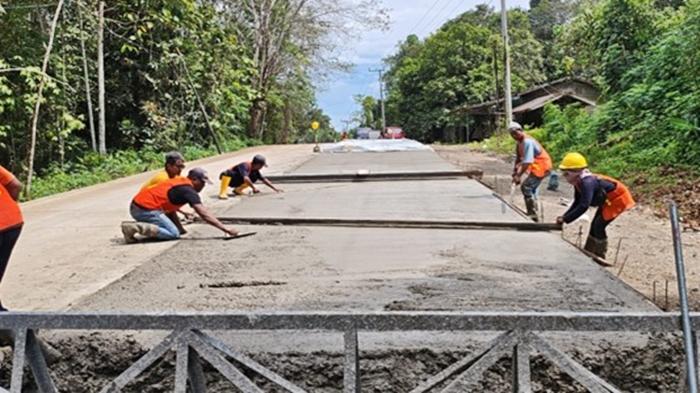 20240408_Bangun-Jalan-di-Kutai-Barat-Kaltim.jpg