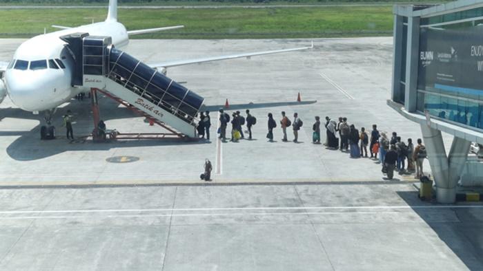 20240411_Bandara-APT-Pranoto-menyiapkan-extra-flight.jpg
