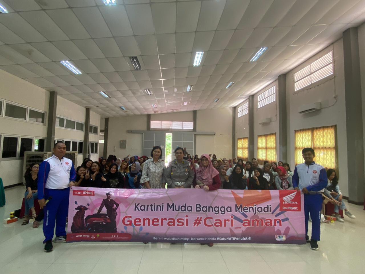 Astra Motor Kaltim 1 Ajarkan 'Kartini Muda' STT Migas Balikpapan Safety Riding