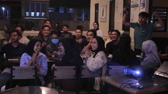 Warga Samarinda Seberang Tetap Dukung Timnas Indonesia di Piala Asia U-23 dari Pojok Juanda Cafe
