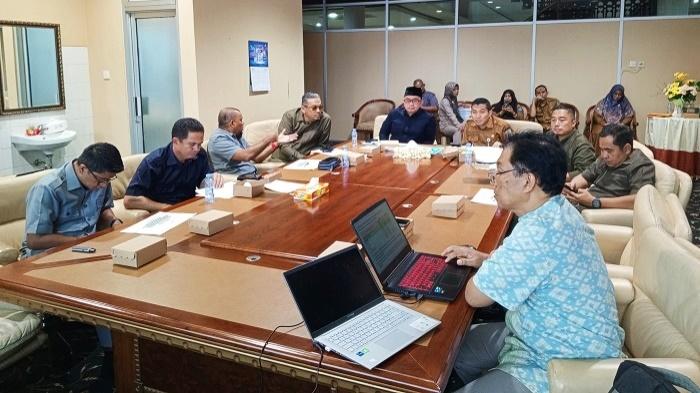 20240611_Badan-Anggaran-DPRD-Paser-saat-melaksanakan-rapat-internal.jpg