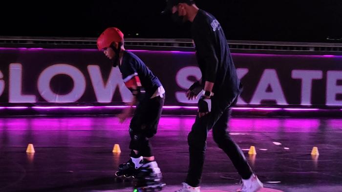 20240612_Asiknya-Bermain-di-Area-Glow-Skate.jpg