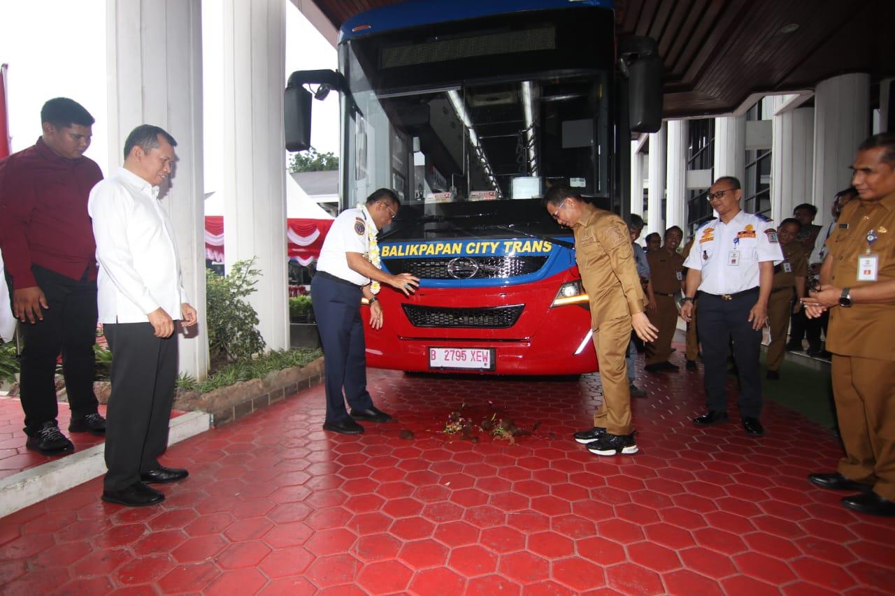 2024072024_Bus-Saum-di-Balikpapan-Kaltim.jpg