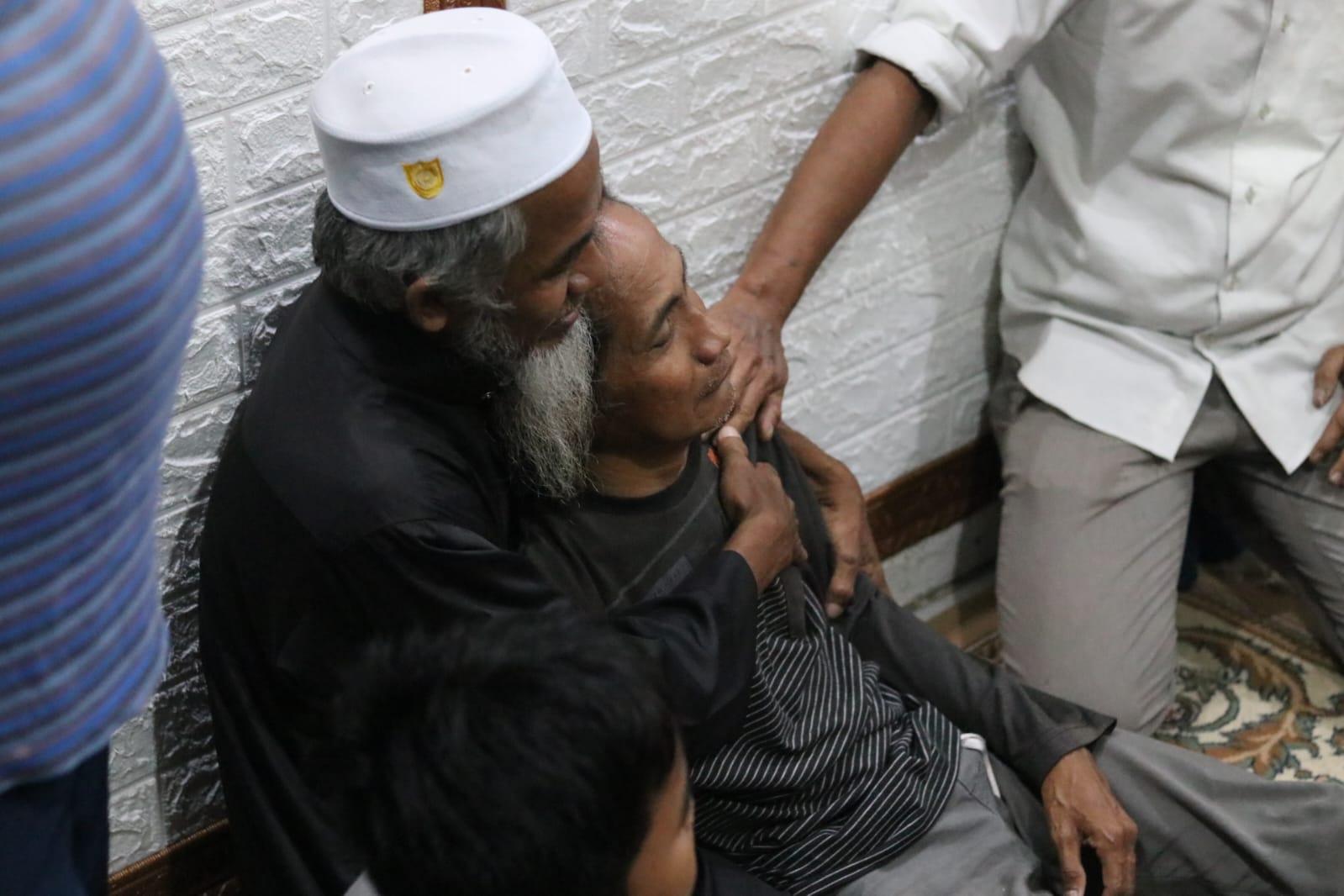 Jenazah Zaki Bocah Korban Kecelakaan Speedboat Balikpapan-PPU Tiba Tengah Malam di Rumah Sepinggan