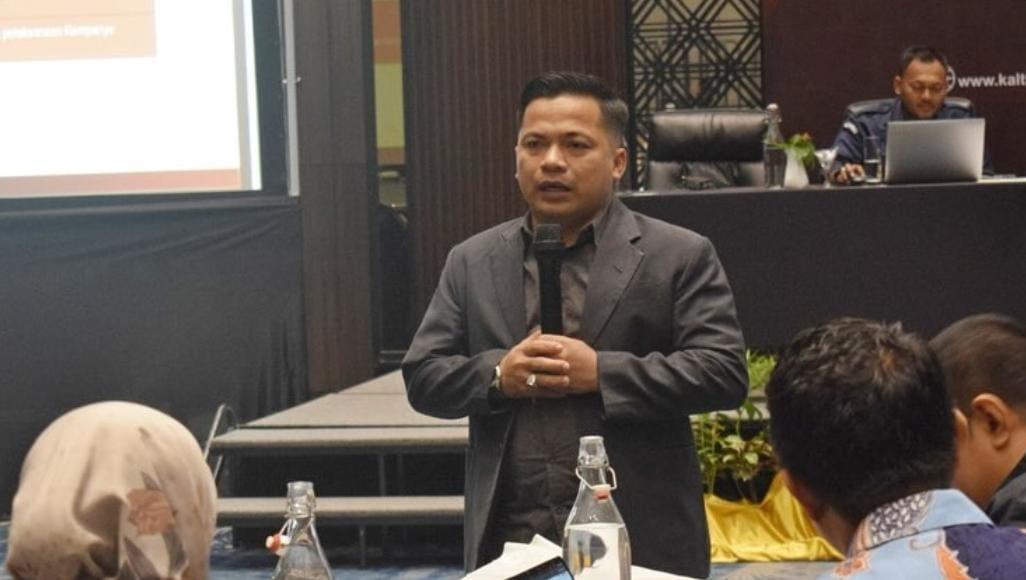 20241007_Komisioner-KPU-Kaltim-Abdul-Qayyim-Rasyid-menjelaskan.jpg
