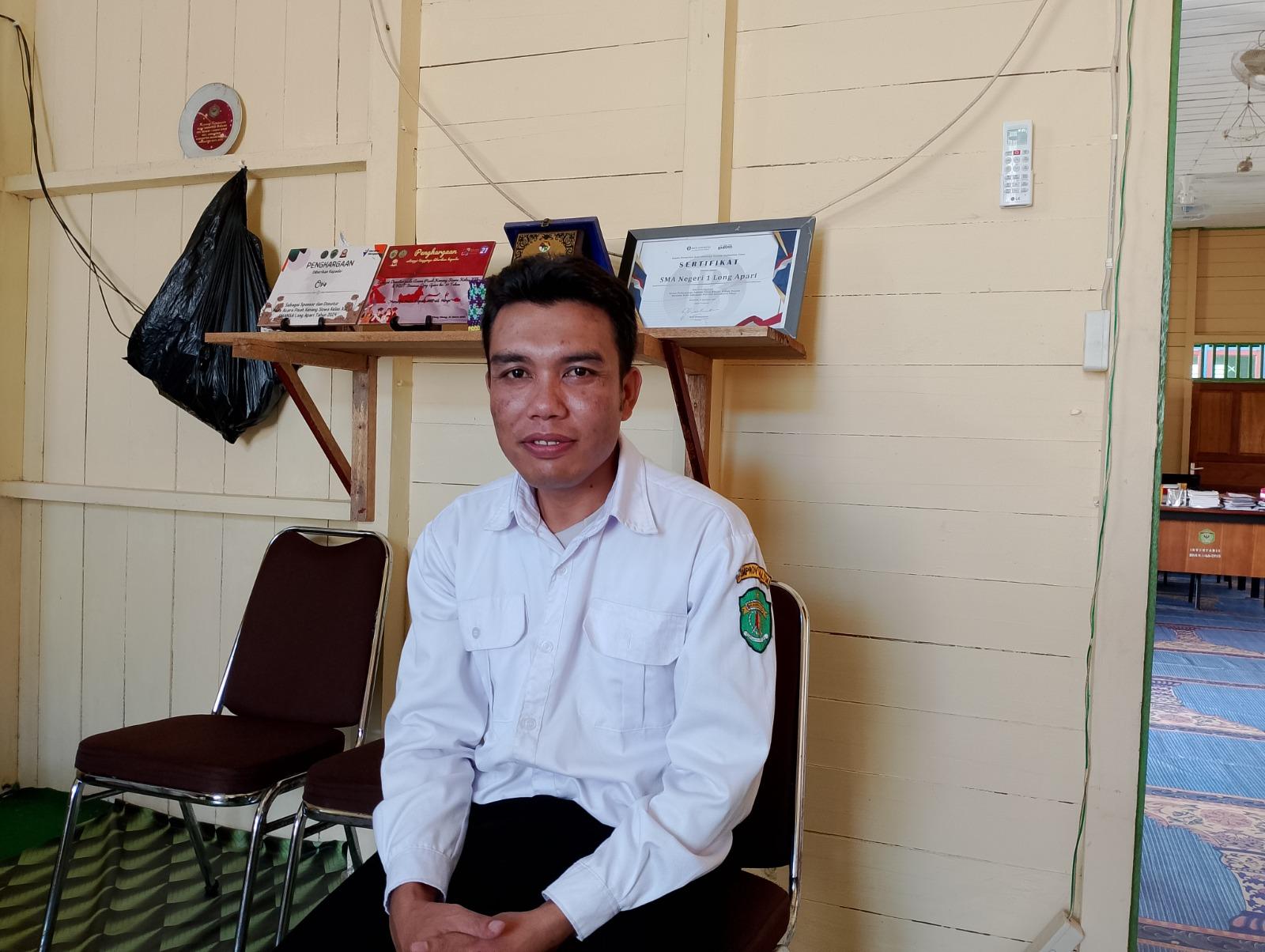 20241104-Suranto-seorang-guru-mata-pelajaran-Geografi.jpg