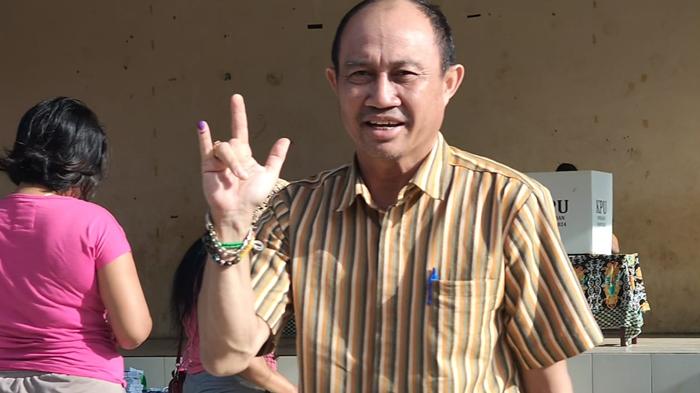 20241127_Sahadi-Pamer-Jari-Bertinta-Ungu-dan-Optimis-Menang-Pilkada-Kubar-2024.jpg