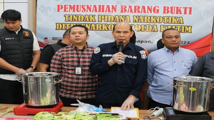 Polda Kaltim Musnahkan 8,7 Kilogram Barang Haram, Bukti Polisi Berantas Narkoba