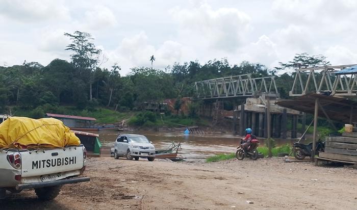 Bupati Bonifasius Belawan Geh Soroti Lambatnya Pembangunan Jembatan yang Hubungkan Kubar-Mahulu