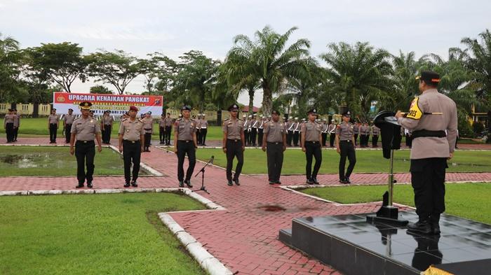 20241231_30-personel-Polres-PPU-naik-pangkat.jpg