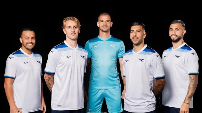 20250110_Jersey-Spesial-125-Tahun-Lazio-yang-Dikenakan-Mattia-Zaccagni-dkk.jpg
