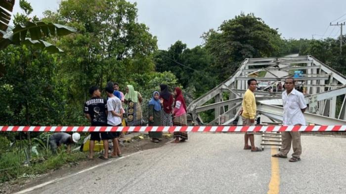 Jembatan Busui Paser Ambruk, Jalur Utama Kaltim-Kalsel Lumpuh, Kini Lalu Lintas via Jalan Tambang