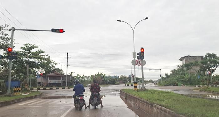 20250209_Traffic-light-Simpang-4-Ringroad-Jalan-Kenyamukan.jpg