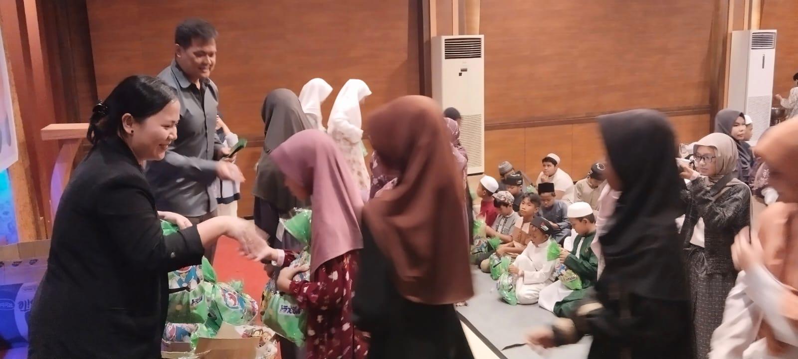 100 Anak Yatim Dhuafa Samarinda Ikut Iftar Ramadhan Bahagia Bersama Salimah